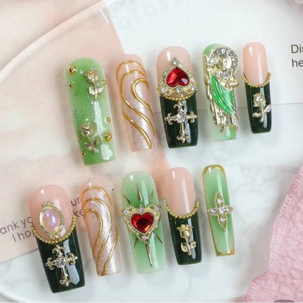 High Quality Reusable Press on nails Elegant Green and Black Nail Art Set